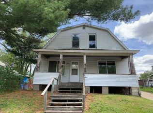 1122 Maple St, Pekin, IL 61554