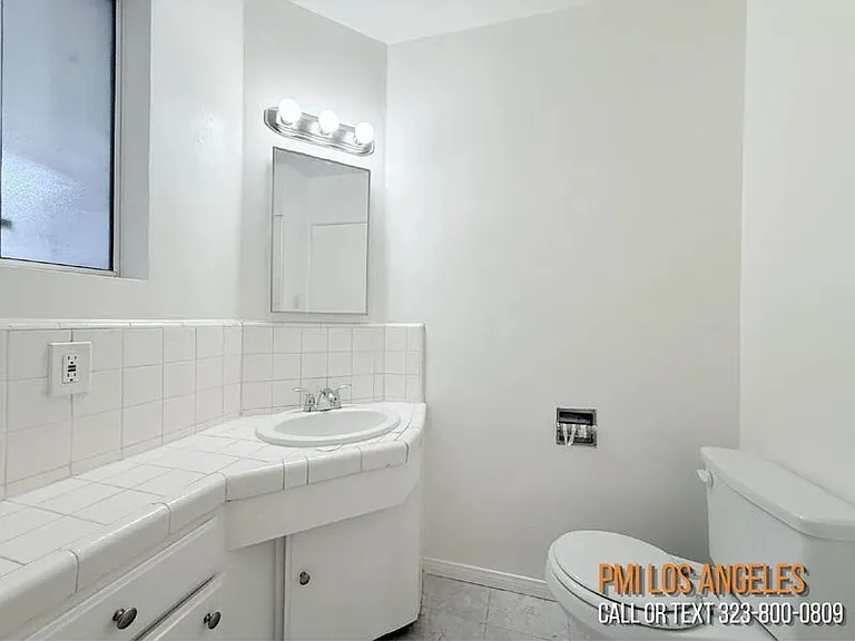 10565 Camarillo St — Photo 12