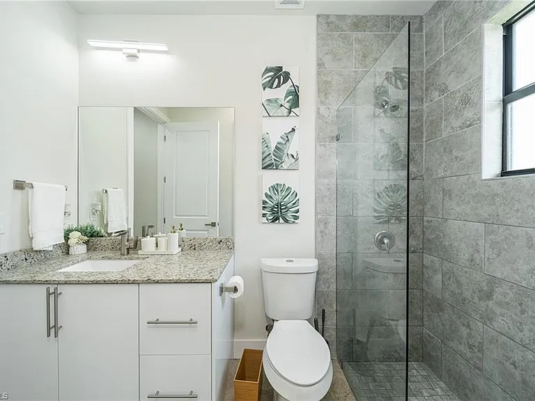 1608 NW 38th Ave — Photo 12