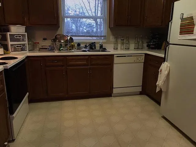 140 Warren St — Photo 6