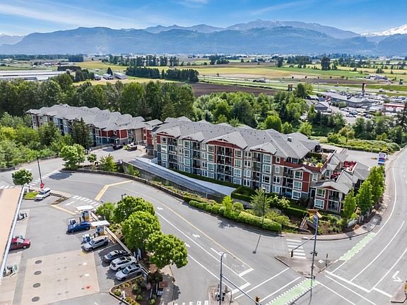 2nd image of 2242 Whatcom Rd #408