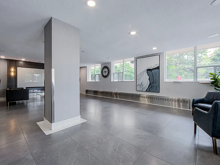 1431 Lakeshore Rd — Photo 7