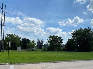 421 N D Ave, Washington, IA 52353