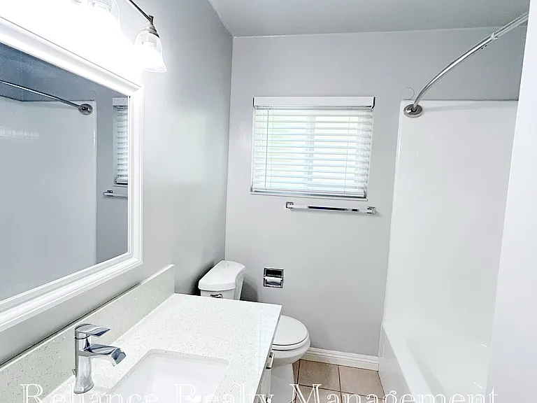 115 Hurlbut St #E — Photo 7