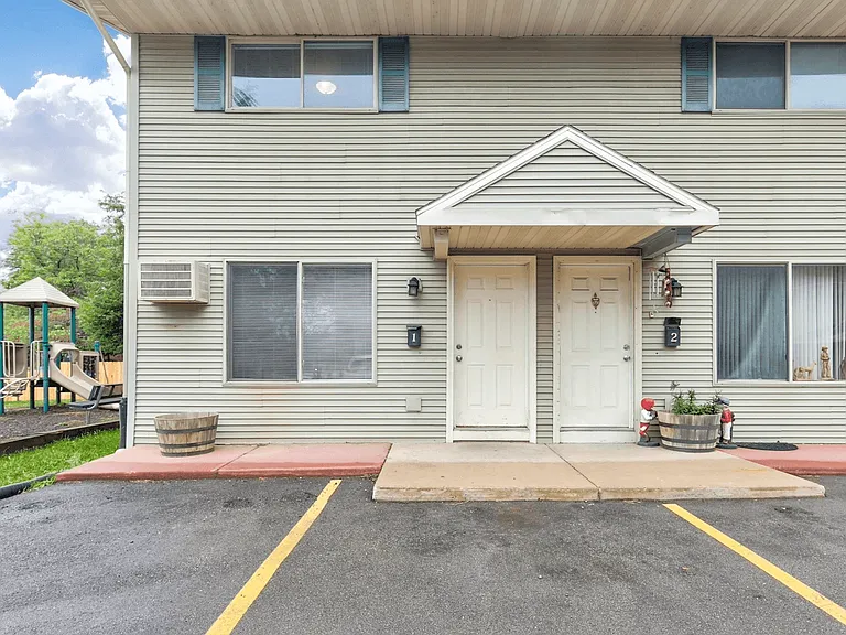 Sundale Townhomes — Photo 12