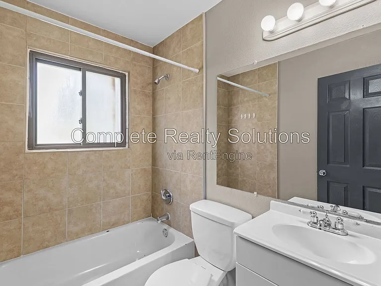 1926 Hudson Rd — Photo 21
