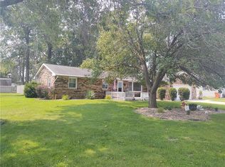 1167 Country Club Rd, Sullivan, IL 61951
