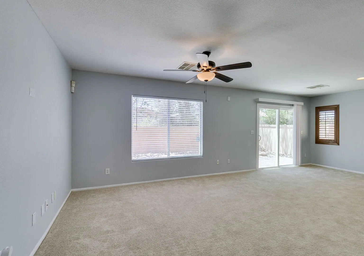 Bright Northwest Home with Loft & Mountain Views! — Photo 3