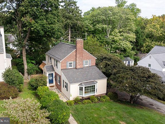 4th image of 324 Weatherbee Rd