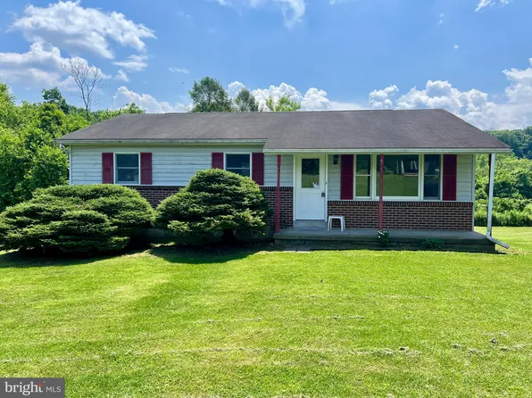 13 Moyer St, Port Royal, PA 17082