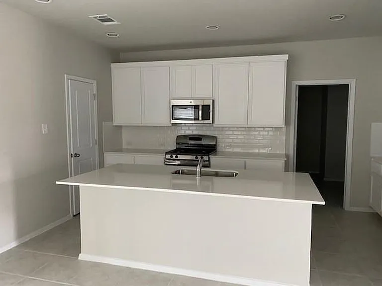 2751 Winding Creek Rd — Photo 4