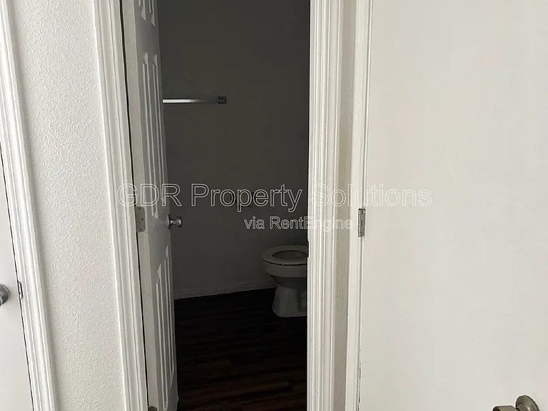 1116 Coal Ave SW #12 — Photo 5