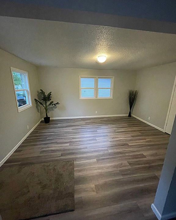 2nd image of 1046 Faurote Ave