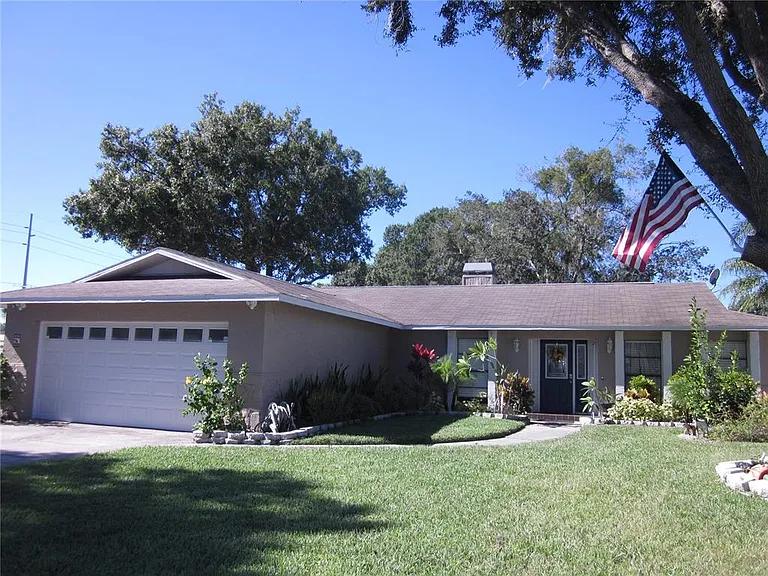 4902 Country Aire Ln — Photo 24