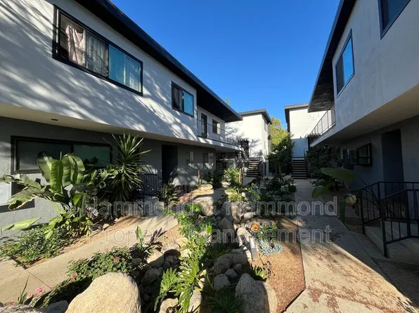 5722 Woodman Ave, Van Nuys, CA