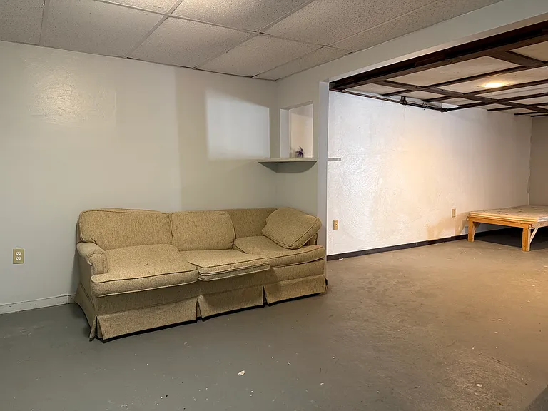 35 Early Ave — Photo 20