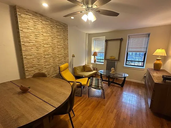 541 Monroe Street image 1 of 10