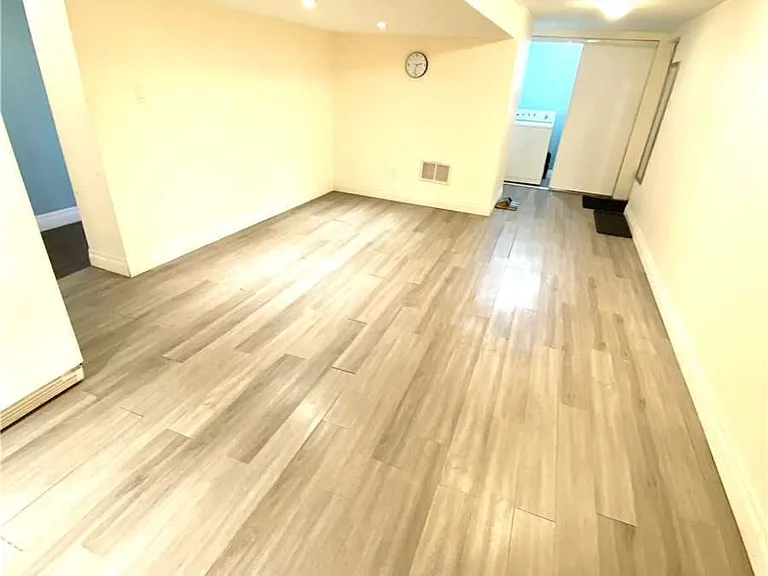 432 Fernleigh Cir — Photo 13