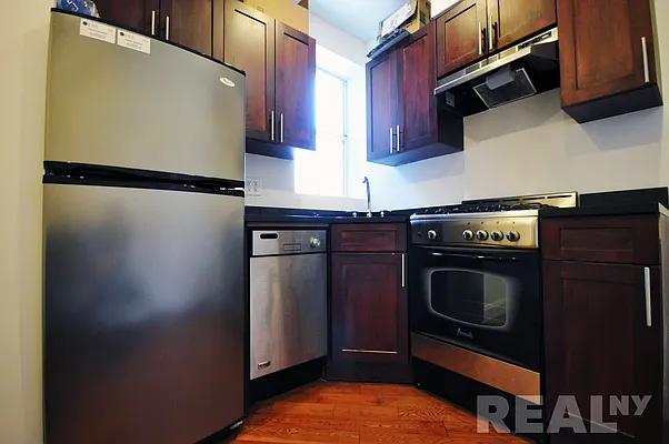 Rented by REAL New York | media 9