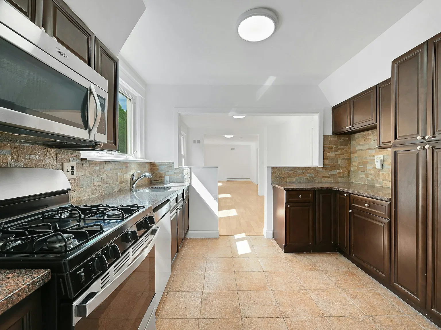 2 bed, $3,500 — Photo 3