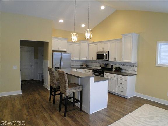 2nd image of 3955 Sidehill Ct
