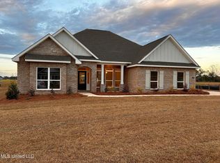 125 Firefly Dr, Lucedale, MS 39452