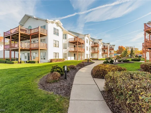 5753 Lake Rd S #303C, Geneva, OH 44041