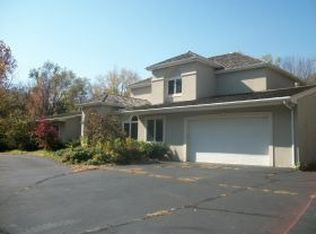 9246 State Line Rd, Leawood, KS 66206