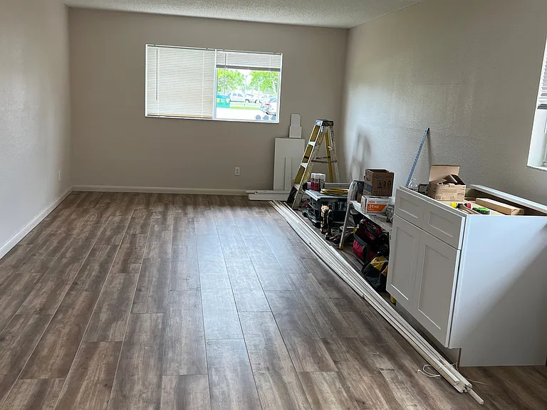 1412 SE 8th Ter — Photo 14