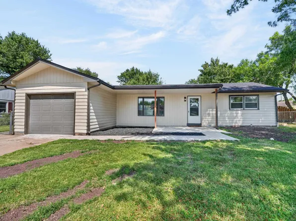 1306 Harrison St, Newton, KS 67114