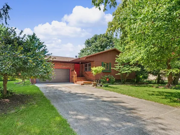 2231 Nancy Ln, Saint Joseph, IL 61873