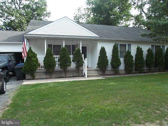 2nd image of 124 Canna St