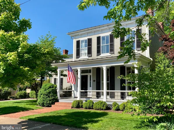 1205 Prince Edward St, Fredericksburg, VA 22401