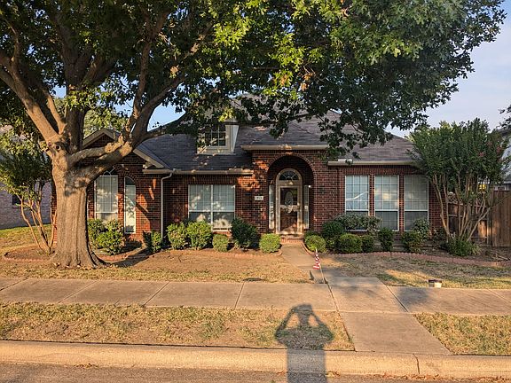 2nd image of 717 Cottonwood Bend Dr