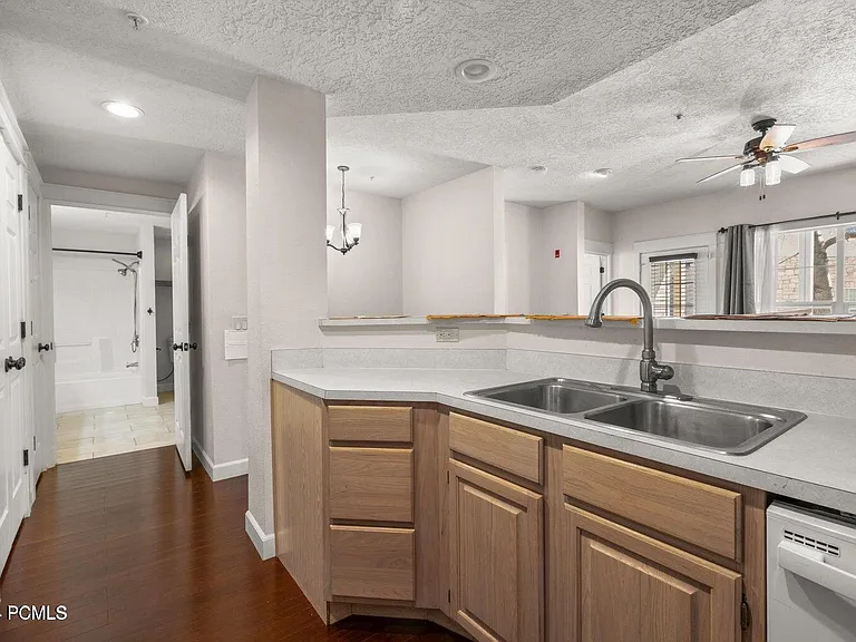 900 Bitner Rd #B16 — Photo 5