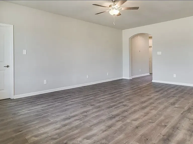 1742 Sawgrass Dr — Photo 3