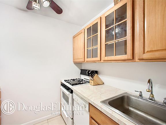 4th image of 440 E 79th St APT 7-L