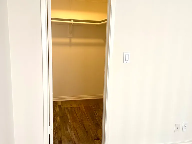 533 Ashland Ave #104 — Photo 10