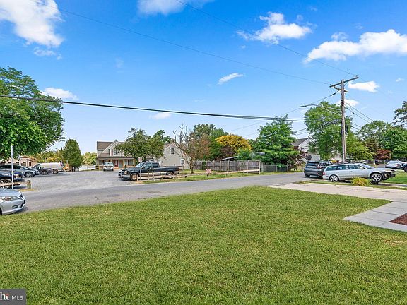 3rd image of 1707 Furnace Dr
