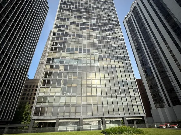 910 N Lake Shore Dr APT 1620, Chicago, IL 60611