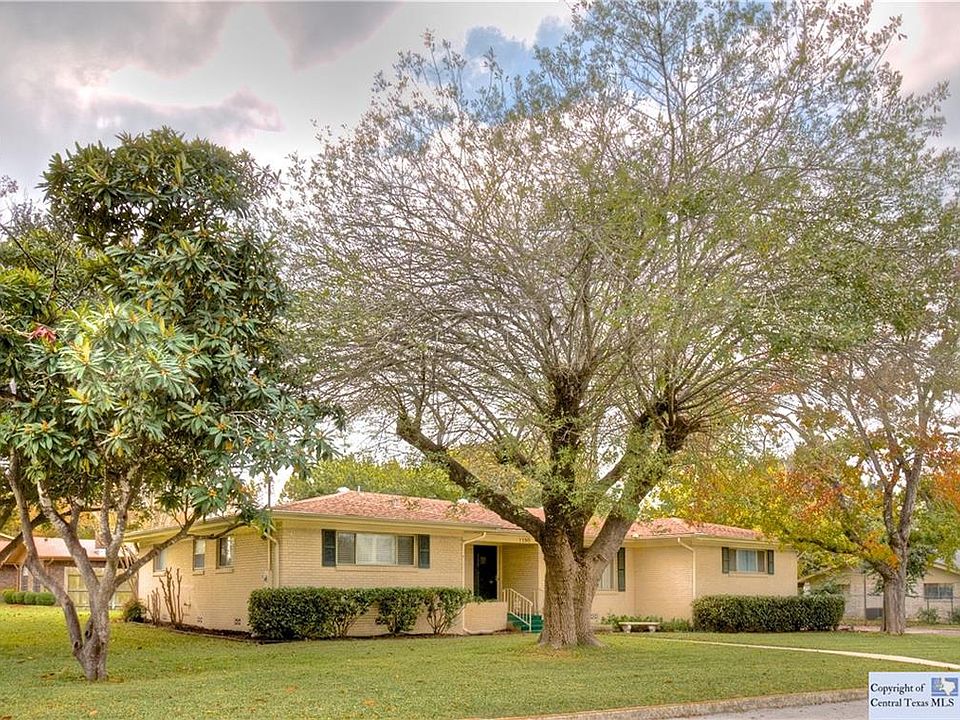 1st image of 1190 Iris Ln