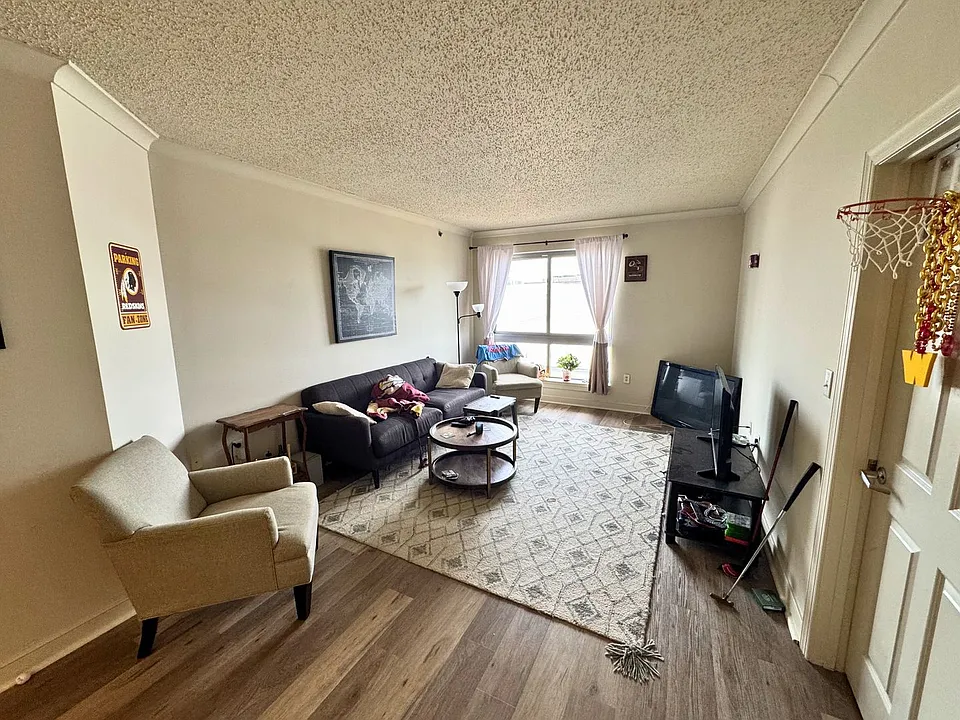 777 7th St NW #1006