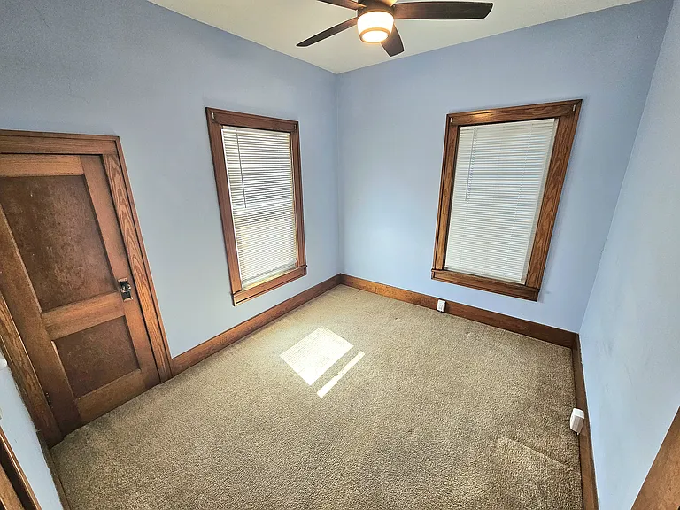 135 W Douglas St — Photo 7