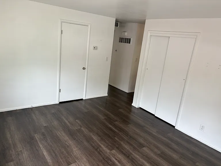 2630 S Windsor Cir #3 — Photo 7