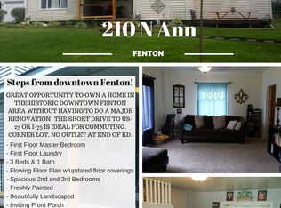 210 N Ann St, Fenton, MI 48430