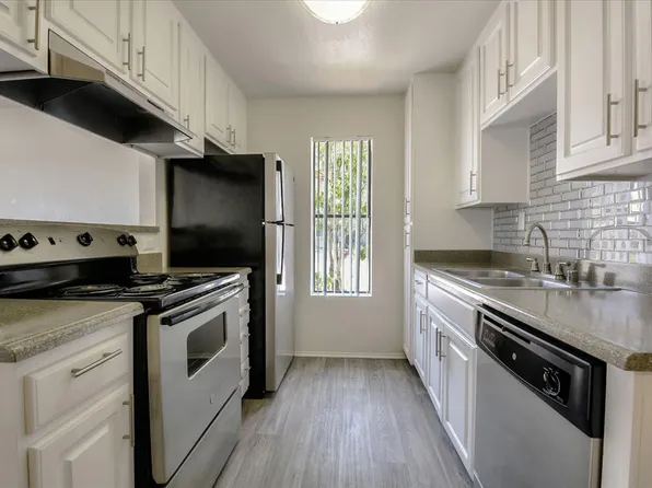 Summit Apartments