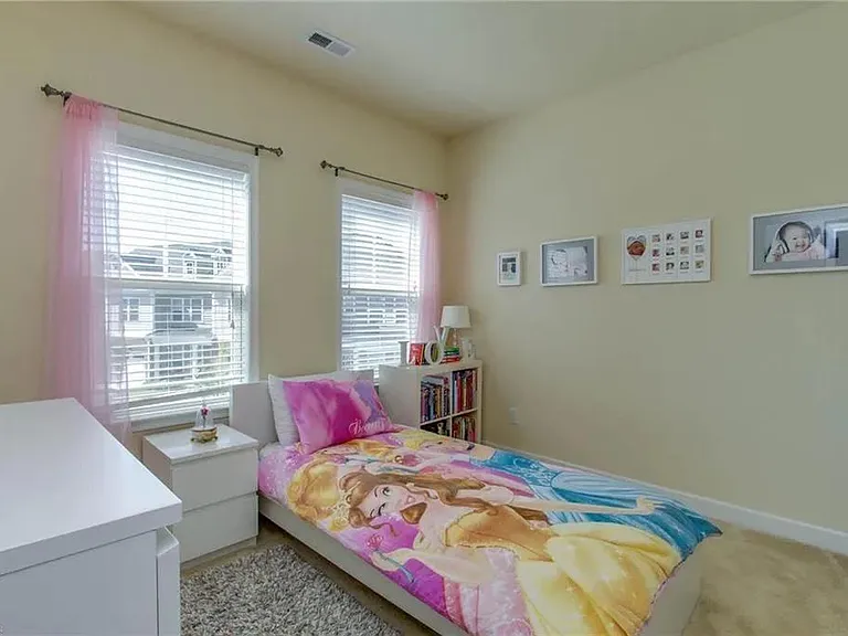 1012 Marble Walke Way — Photo 18