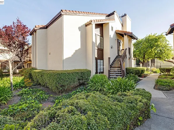 14582 Outrigger Dr, San Leandro, CA 94577