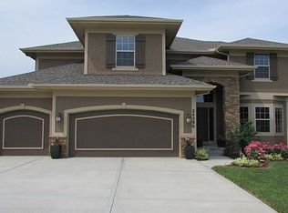 24390 W 107th Pl, Olathe, KS 66061