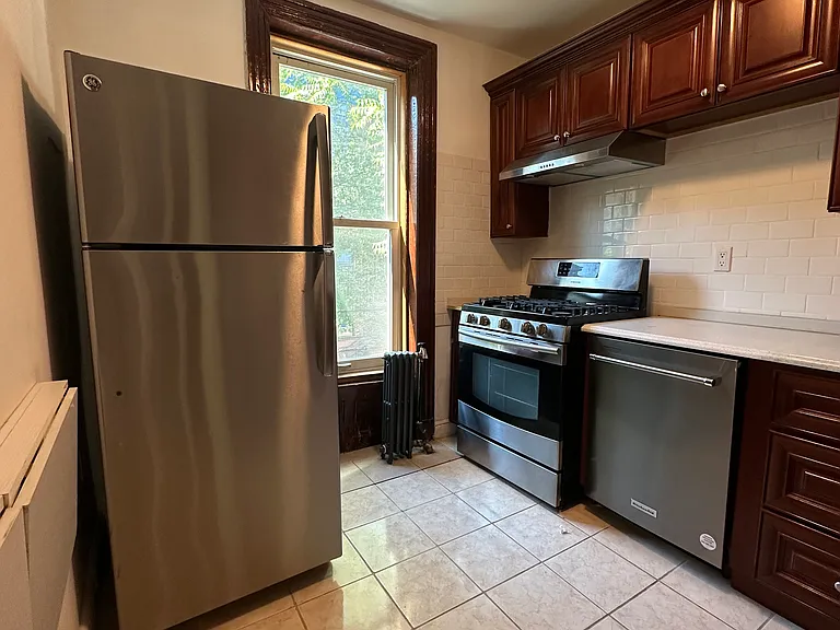 580A Quincy St #3 — Photo 2